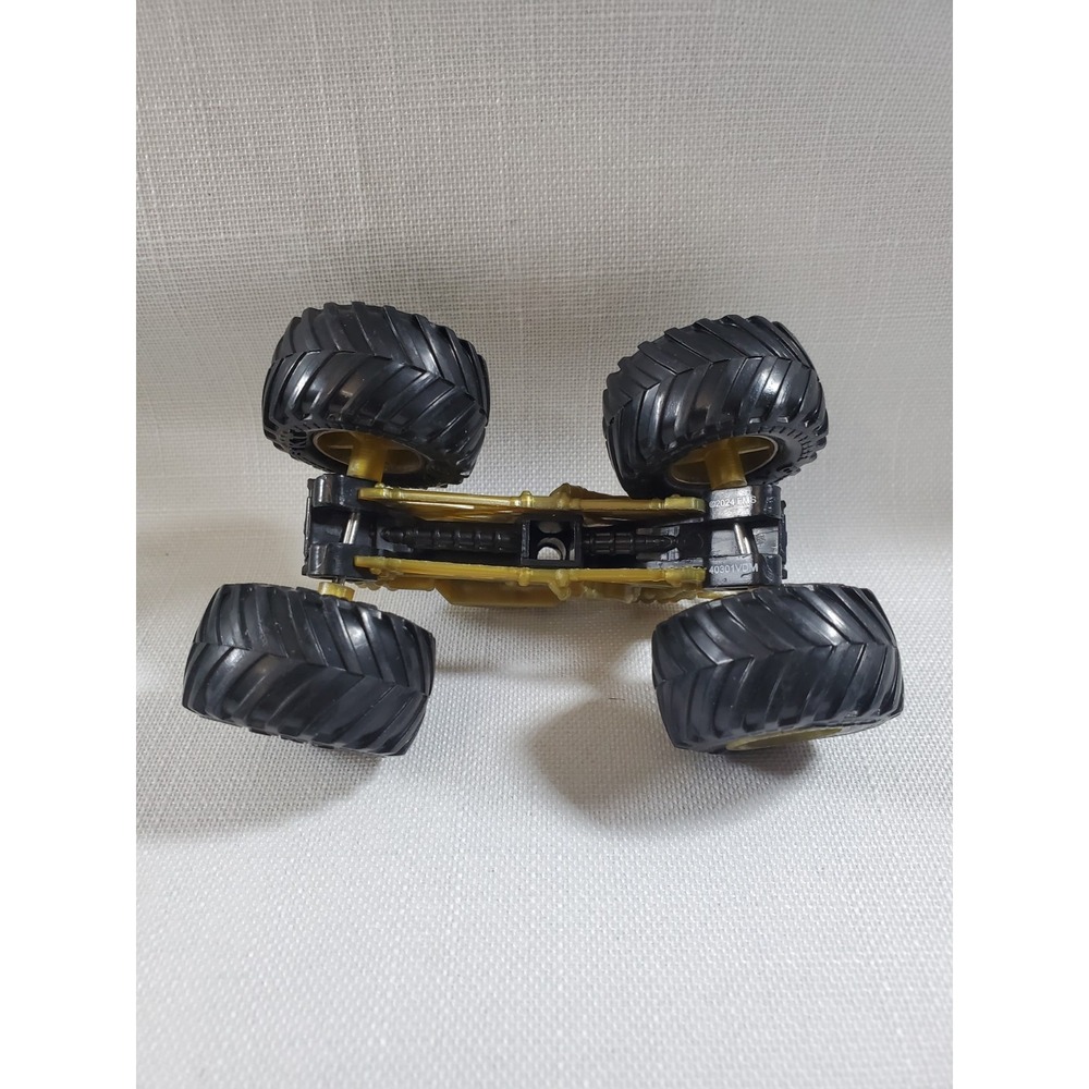 2 Hot Wheels Monster Truck Chassis Gold + Clear Green Skeleton Frame Loose-PARTS - Picture 10 of 13
